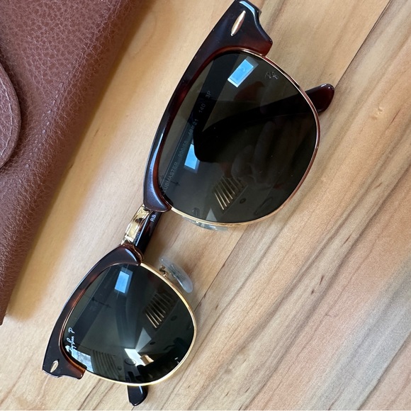 Ray Ban Clubmaster Classic Polished Tortoise on Gold - Picture 2 of 7